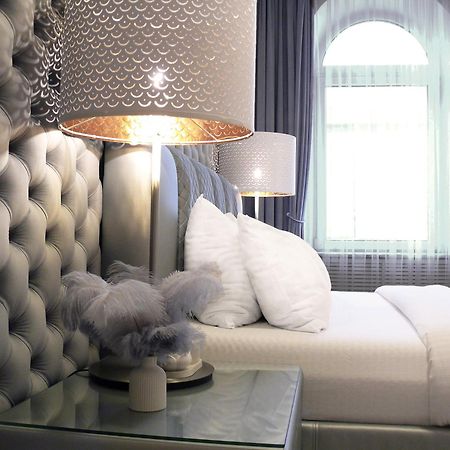 Apartment Luxury Centre Located Киев Екстериор снимка