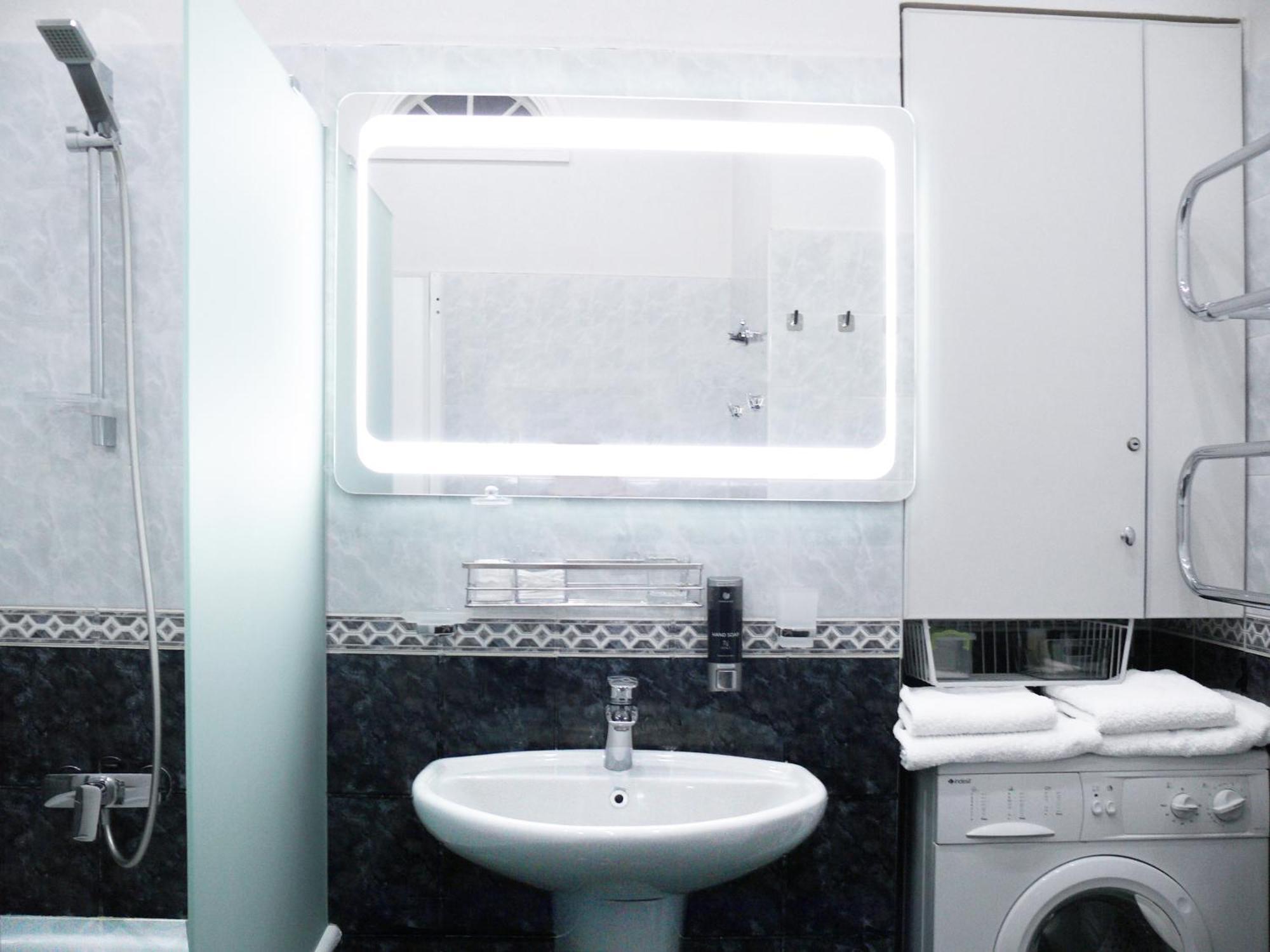 Apartment Luxury Centre Located Киев Екстериор снимка