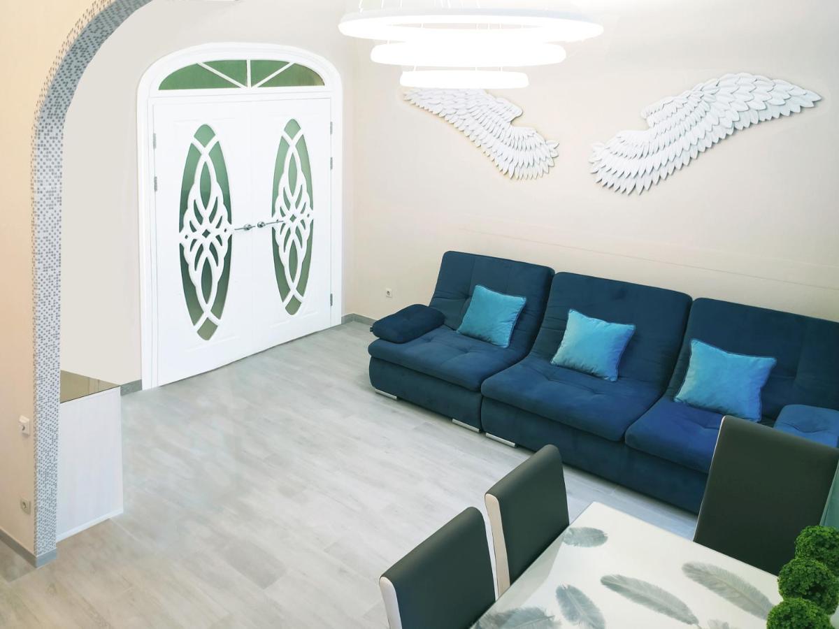 Apartment Luxury Centre Located Киев Екстериор снимка